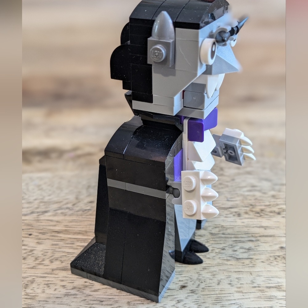 Lego 40203 - Vampire and Bat Complete - Black And Gray - Picture 3 of 6